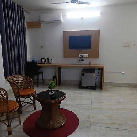 Hotel Mirana กูวาฮาติ ภายนอก รูปภาพ