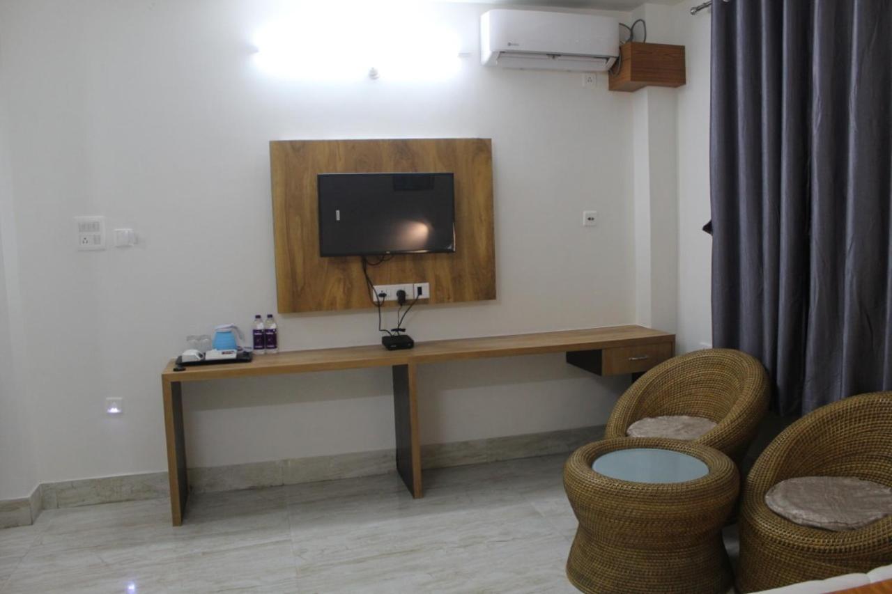 Hotel Mirana กูวาฮาติ ภายนอก รูปภาพ