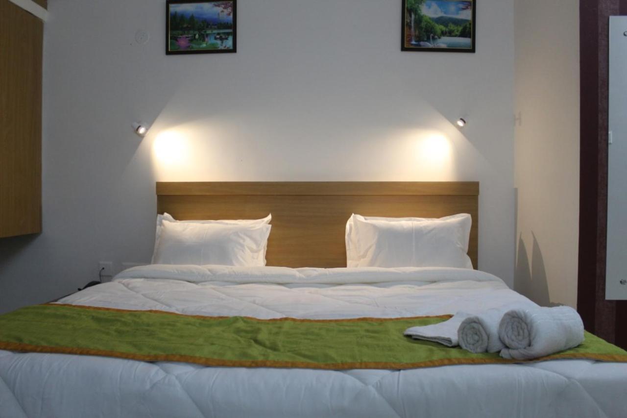 Hotel Mirana กูวาฮาติ ภายนอก รูปภาพ