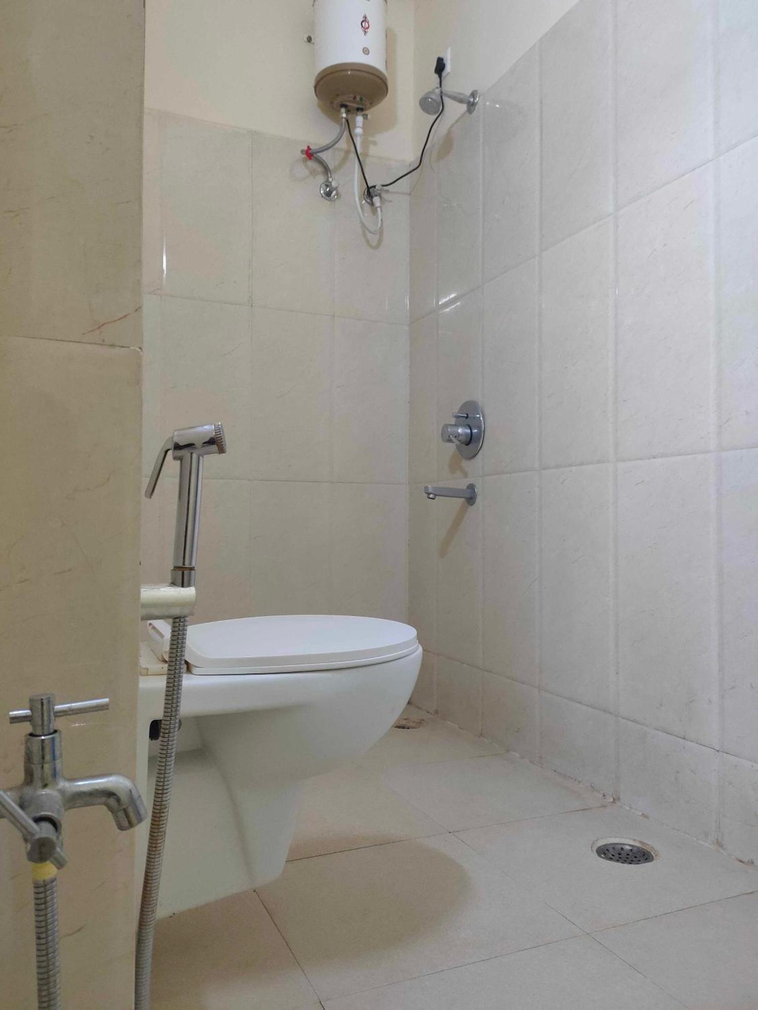 Hotel Mirana กูวาฮาติ ภายนอก รูปภาพ